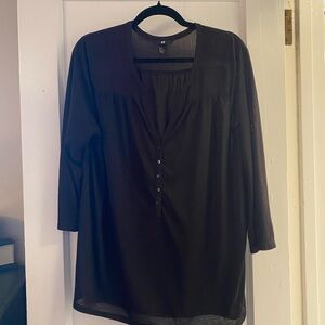 H&M Black 3/4 Sleeve Sheer V-Neck Button Tunic